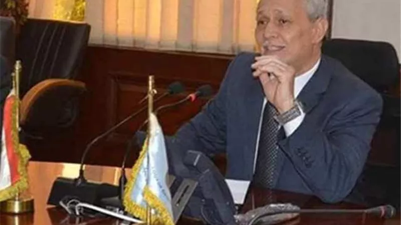 إصلاح كسر فى ماسورة مياه بحوض 18 بمدينة الأقصر