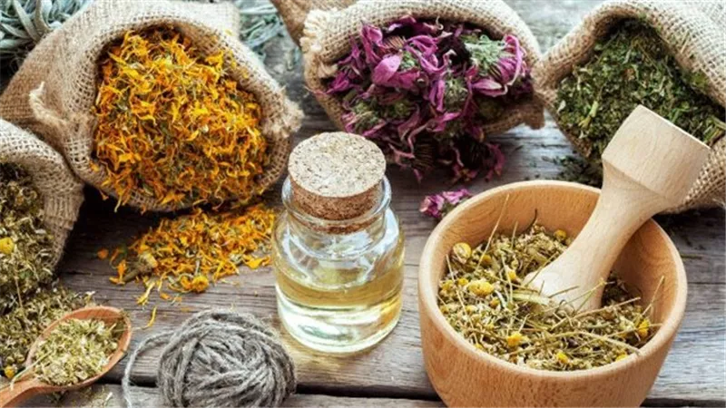 خبراء الطب: احذروا وصفات وخلطات السوشيال ميديا لعلاج كورونا.. قد تؤدي للوفاة