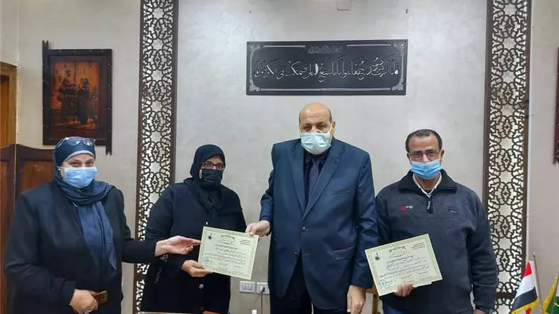 وكيل التعليم بالقليوبية يُكرم المتميزين بالمديرية