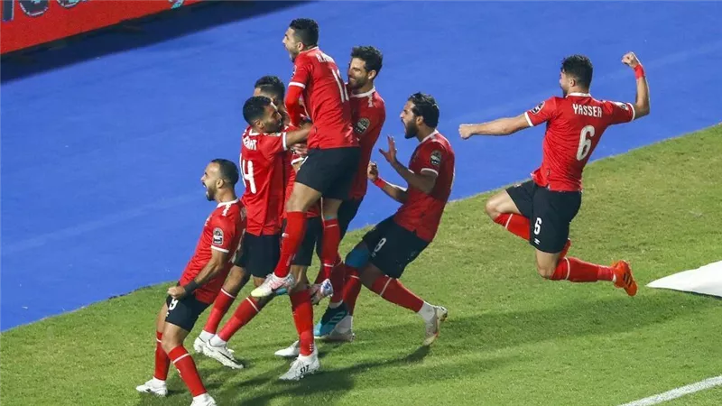 لجنه التخطيط بالأهلي تقرر تمديد عقود رباعي الفريق