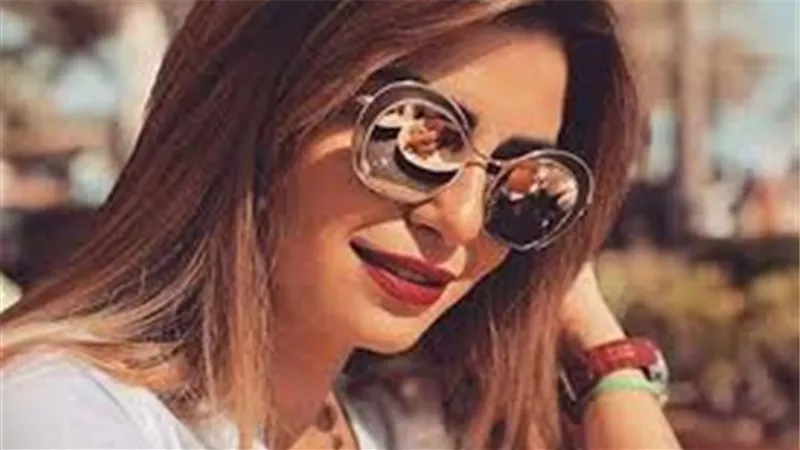 بعد مشاركتها بصدى الملاعب .. منة فضالى تعود من دبى اليوم