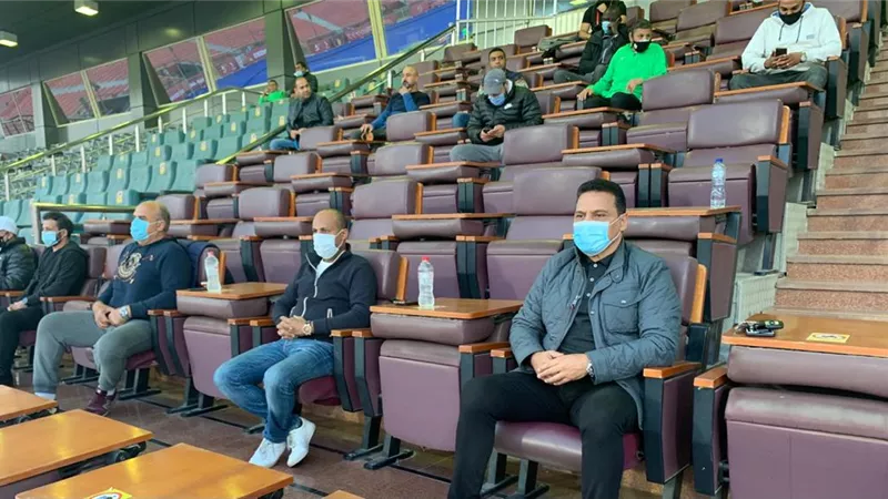 جهاز المنتخب يتابع مباراة الأهلى والإنتاج بإستاد السلام