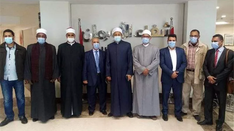 وفد منطقة الأقصر الأزهرية يزور مستشفى شفاء الأورمان.صور