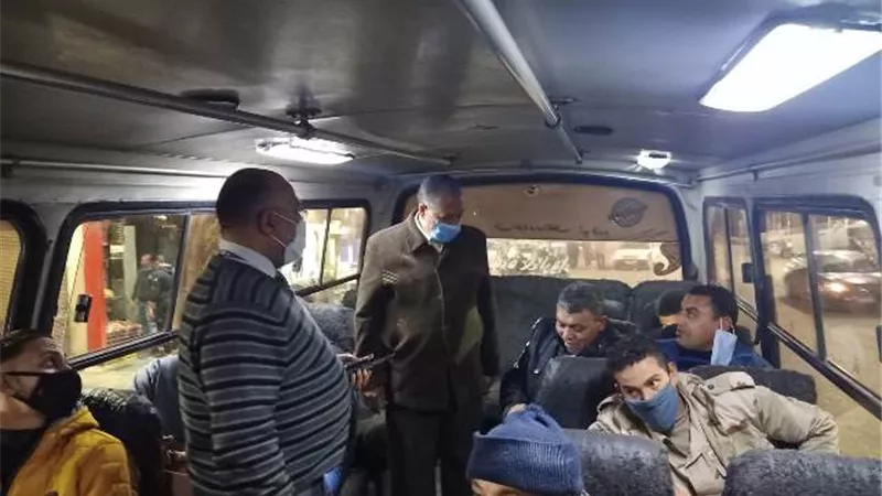 محافظ أسيوط: تطبيق الإجراءات الاحترازية وإرتداء الكمامات بوسائل النقل