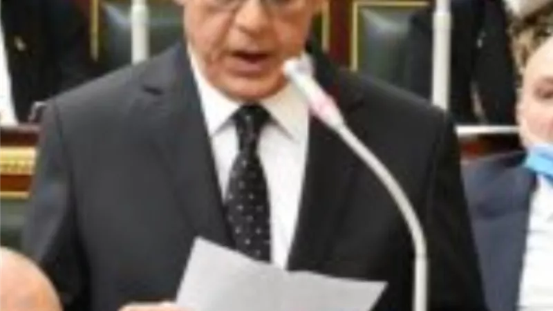 «الوفد» يهنئ «جبالي» برئاسة مجلس النواب: قامه قانونية تضيف وتثري الحياة النيابية