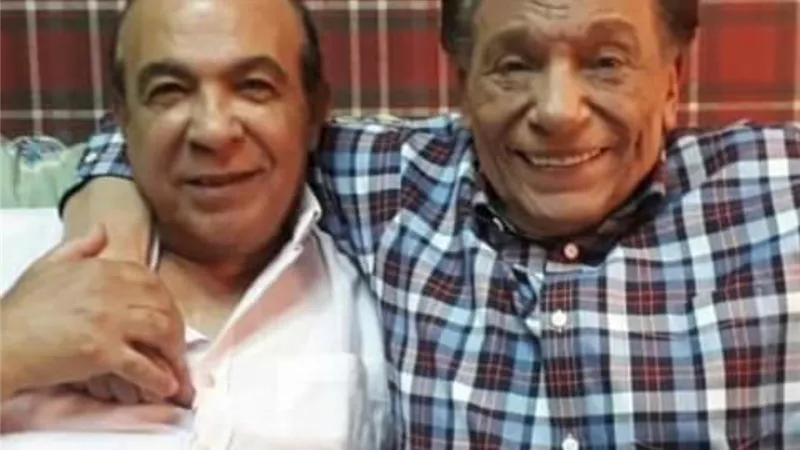 عادل إمام يشعر بالحزن بعد رحيل هادى الجيار