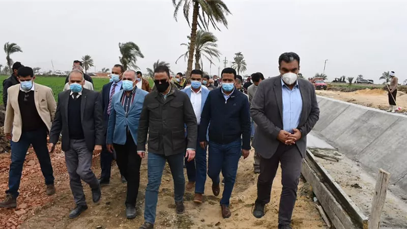 وزير الري ومحافظ الفيوم يتفقدان مشروعات تأهيل وتبطين الأبحر والمساقي بالمحافظة