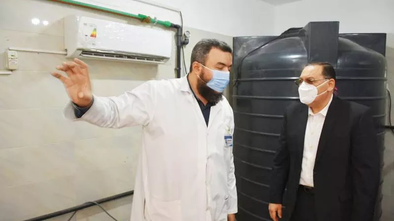 غراب يفاجئ مستشفى ديرب نجم لمتابعة مصابى كورونا