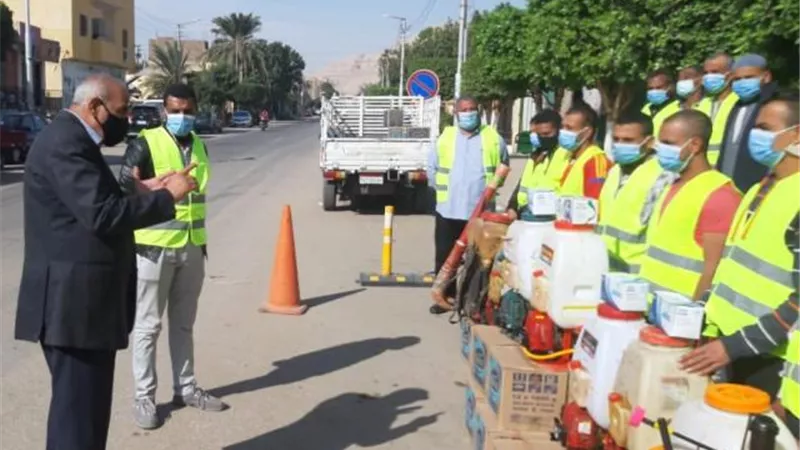 رش وتطهير عدد من المنشآت الحكومية بالقرنة غرب الأقصر