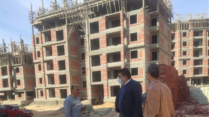 رئيس جهاز مدينة ملوى الجديدة يتفقد مشروع 