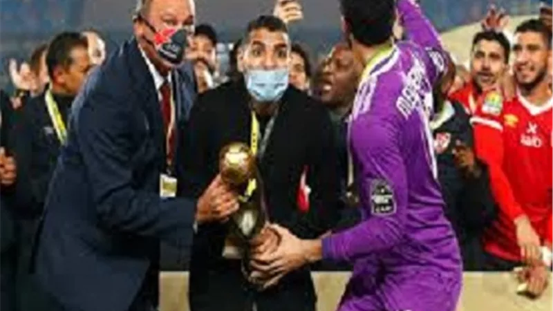 شوبير يؤكد سفر مؤمن زكريا مع الاهلى فى مونديال الاندية