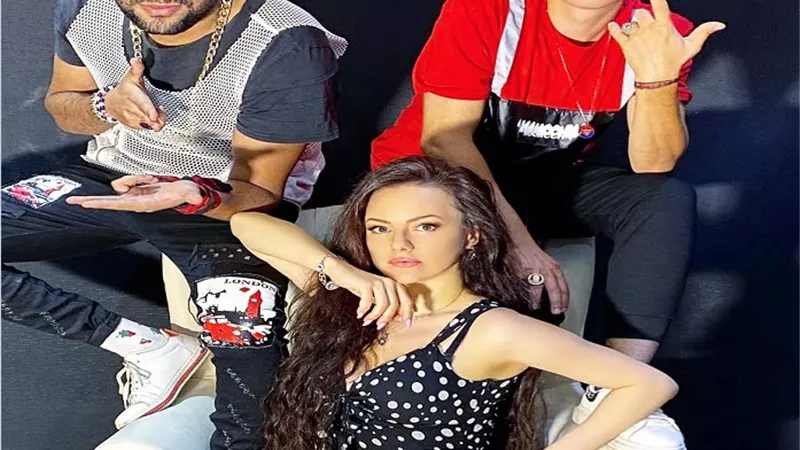 يانا جمال تخوض أولى تجاربها فى الغناء بكليب 