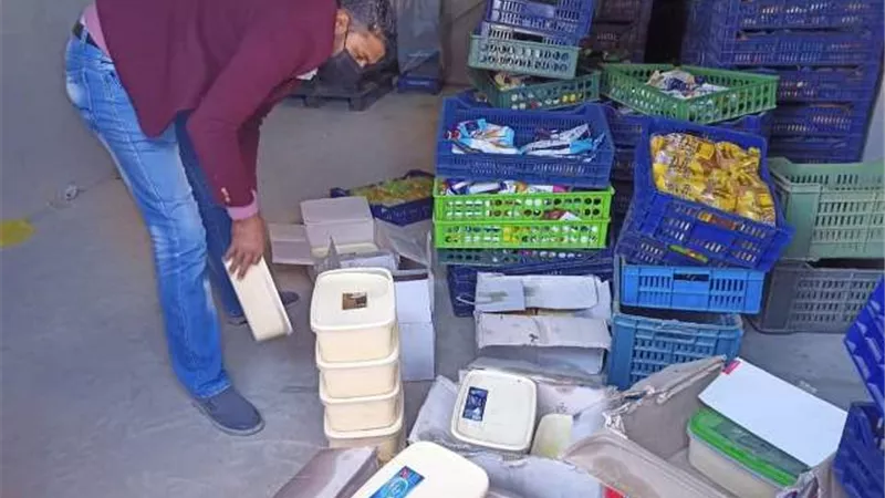 ضبط 220 كيلو اغذية منتهية الصلاحية خلال حملة مكبرة بمدينة طور سيناء.. بالصور