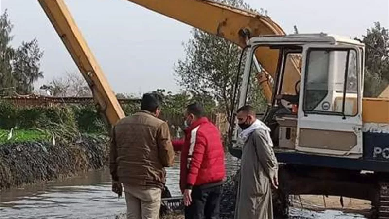 سرور.. استمرار أعمال تطهير الترع بأشمون