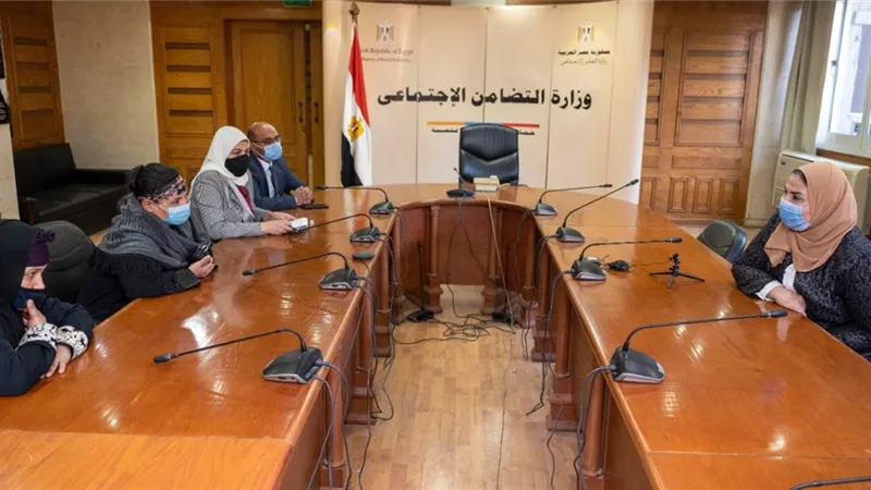 التضامن تعقد جلسات حوارية مع العمالة غير المنتظمة لبحث مد مظلة الحماية الاجتماعية