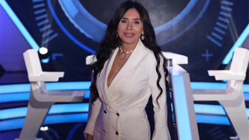 صدمتني كثيراً.. الراقصة دينا تلوم رانيا يوسف بشدة بسبب 