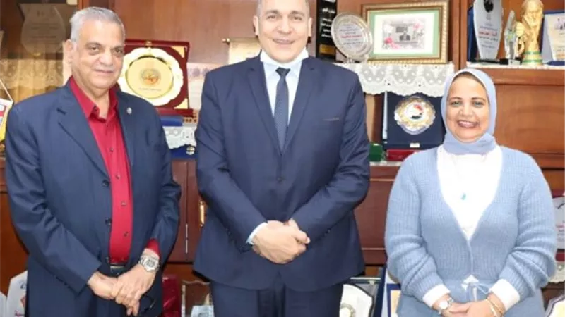 تعرف على اعتماد قرار ترقى المعلمين وصرف بدل فى القاهرة.. بالصور