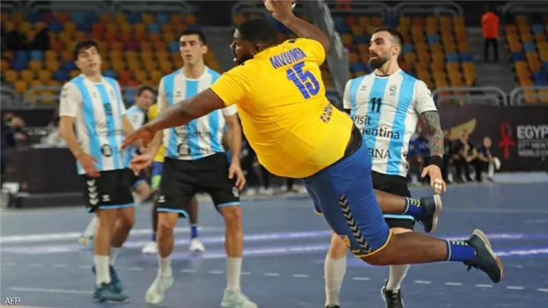 لاعب كونغولي.. حديث الساعة في مونديال كرة اليد
