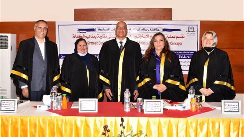 الطيار علاء عاشور يحصل علي درجة الدكتوراة من جامعة حلون