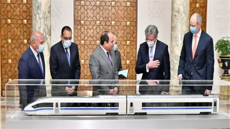 عوائده كبيرة على الاقتصاد.. يساهم في تنمية الساحلين الشرقي والغربي.. القطار الكهربائي طفرة هائلة في قطاع النقل