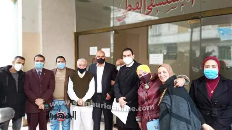 وفد مستقبل وطن بالمستشفى القبطى وامين العضوية يتبرع لوحدة الكلى