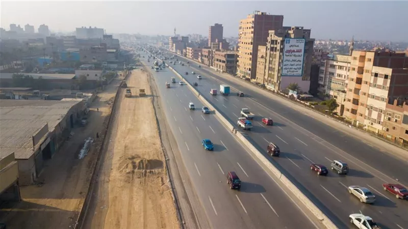 وزير النقل يتابع تقدم أعمال نقل المرافق المتعارضة مع أعمال التطوير ومعدلات تنفيذ أعمال التطوير والصيانة الشاملة للطريق الدائري