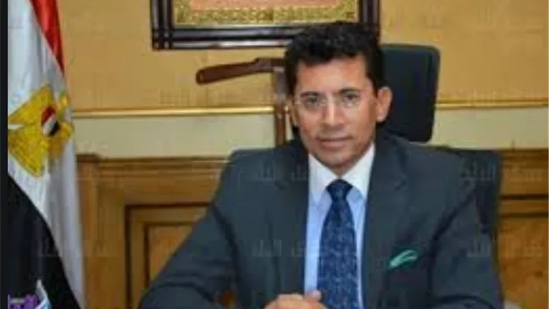 وزير الشباب يهنئ منتخب مصر لكرة اليد بعد اكتساح مقدونيا بنتيجة ٣٨/١٩