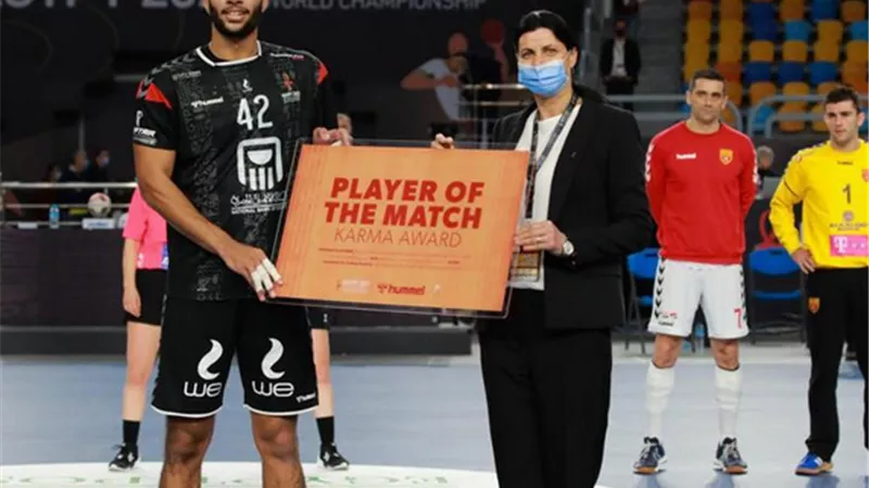 حسن وليد لاعب المنتخب الوطنى يحصل على لقب رجل مباراة مصر ومقدونيا
