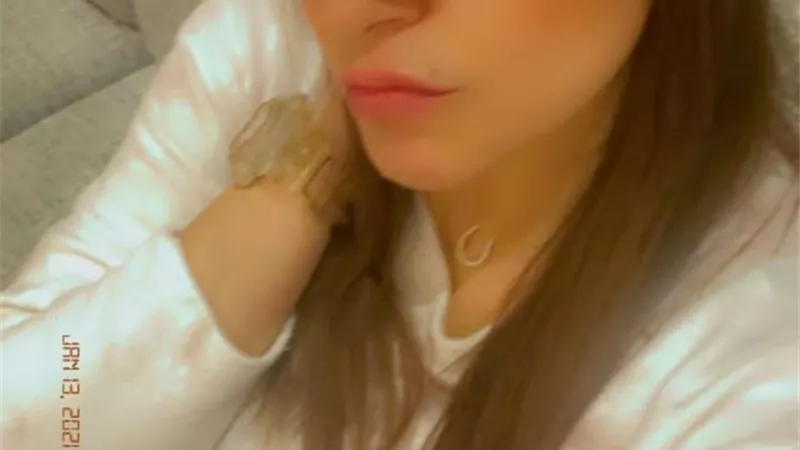 إنجى شرف تتألق عبر إنستجرام