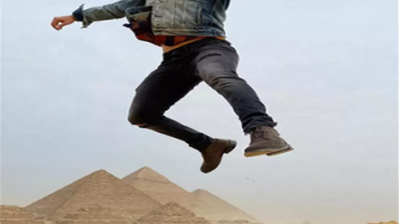 حبيت ركوب الحصان.. أول تعليق من مينا مسعود بعد زيارته الأهرامات