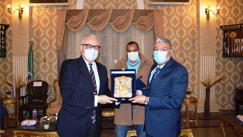 السفير الايطالى بالقاهرة يزور المنيا ويشيد بالعلاقات الثنائية بين مصر وايطاليا