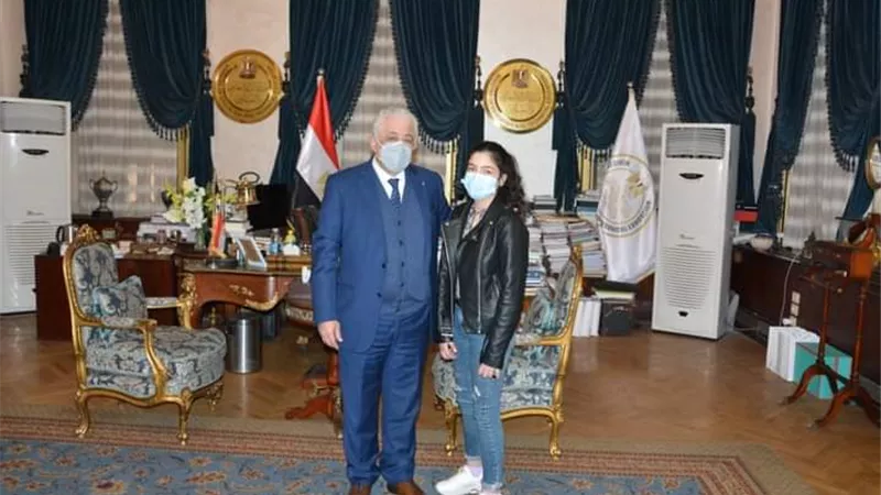 وزير التربية والتعليم يوجه نصائح لطالبة بعد حدوث مشاكل إدارية مع المدرسة