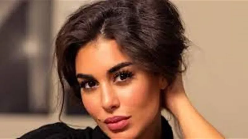 فى احدث فيديو لها.. ياسمين صبرى بين 
