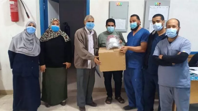 نقابة الأطباء تهدي 100 واقي للوجه للأطقم الطبية بجنوب سيناء