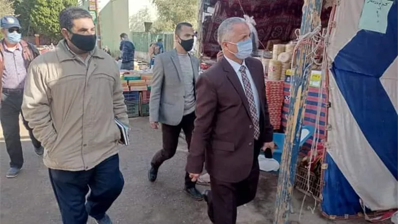 إعتماد مخطط ٢٢ قرية وتوقيع 45 غرامة كمامات فى 3 مراكز بالواحات