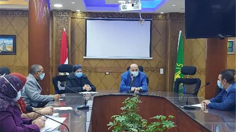 وكيل تعليم القليوبية يجتمع مع موجهي عموم الأنشطة التربوية