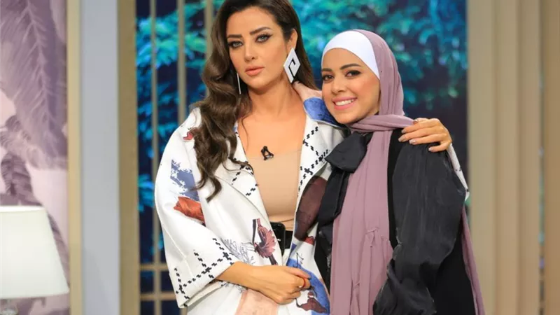 بسنت الزوهري تستعرض آخر صيحات الموضة للمحجبات في 2021