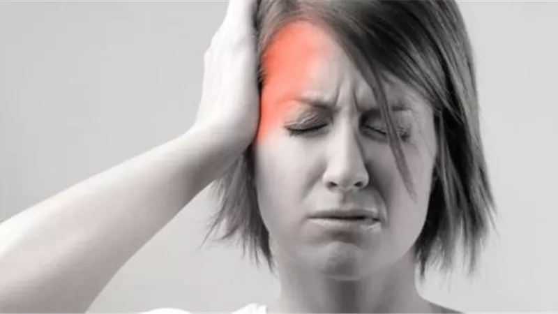 تعانى من الصداع ..اليك علاج مثالى من المنزل