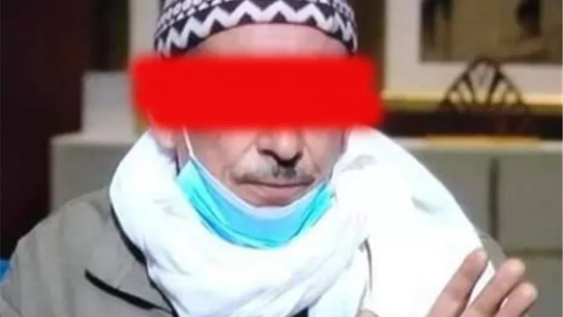 بعد أن أفنى عمره في الغربة.. أولاد عم عبده يستخرجون شهادة وفاته ويلقونه بالشارع للاستيلاء على أملاكه
