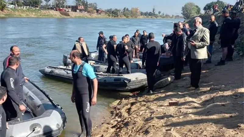 لليوم الثاني على التوالي رئيس مركز ومدينة بلبيس نائبًا عن محافظ الشرقية في استقبال القوات البحرية وكافة فرق الإنقاذ النهري الوافدة