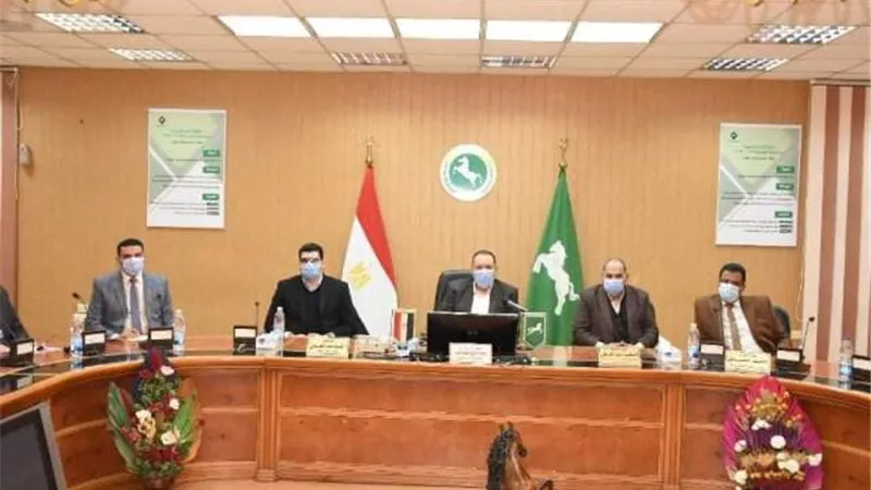 محافظ الشرقية يلتقي بأعضاء برلمان الشباب ويُعلن تنفيذ 265 مشروعا بتكلفة 24 مليارجنيه .صور