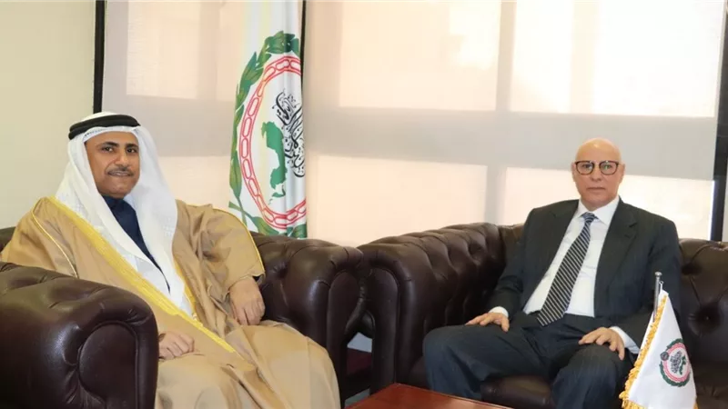 رئيس البرلمان العربي يستقبل السفير