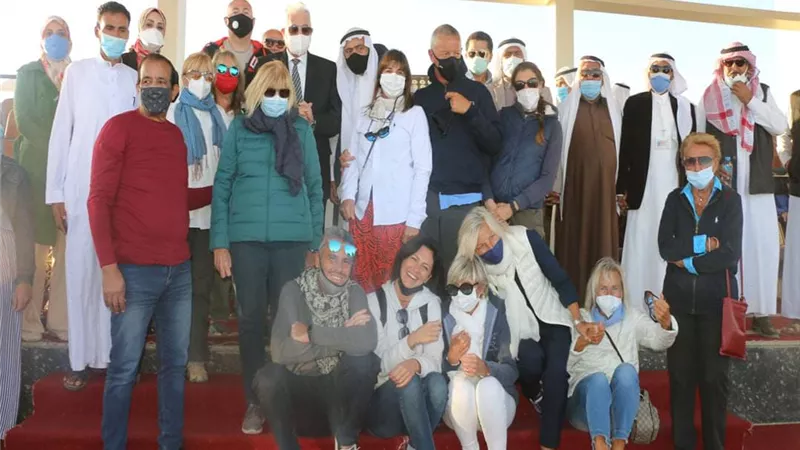 فودة يشهد ختام مهرجان الهجن المقام احتفالاً بالذكرى الأولى لافتتاح المضمار.. بالصور