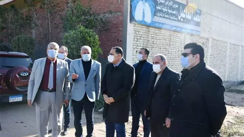 محافظ الشرقية وأعضاء برلمان شباب الشرقية يتفقدون أعمال التطوير والتجميل الجارية بمدخل مركز ومدينة أبو كبير