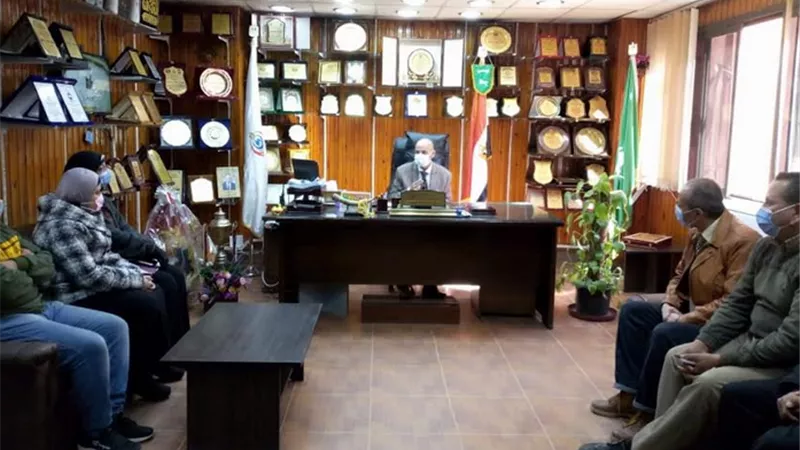 وكيل وزارة الصحة بالشرقية يجتمع بمديري الإدارات الفنية والمراقبين الصحيين
