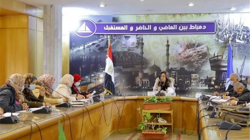 محافظ دمياط تناقش آليات اعتماد الاحوزة العمرانية للعزب والتجمعات والكتل السكانية