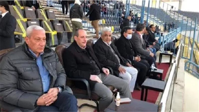 رئيس نادى الزمالك يحضر مباراة فريقه امام الجونة