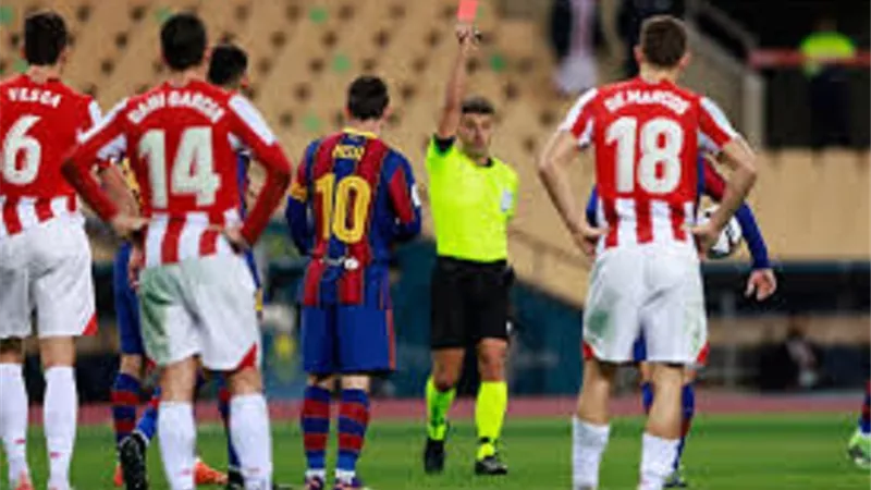 برشلونة يستأنف على عقوبة إيقاف ميسى مباراتين بعد طرده فى نهائى السوبر