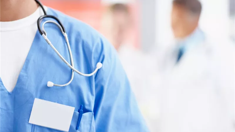 أيمن أبو العلا يطالب بزيادة عدد طلاب كليات الطب.. فيديو