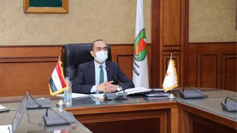 مناقشة خطة عمل اللجنة الفنية لمتابعة المراكز التكنولوجية لخدمة المواطنين بسوهاج..صور
